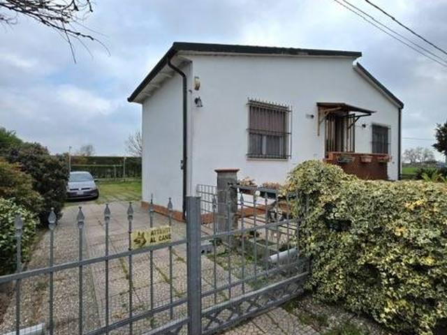 Villa Indipendente in vendita a Stienta, Veneto
