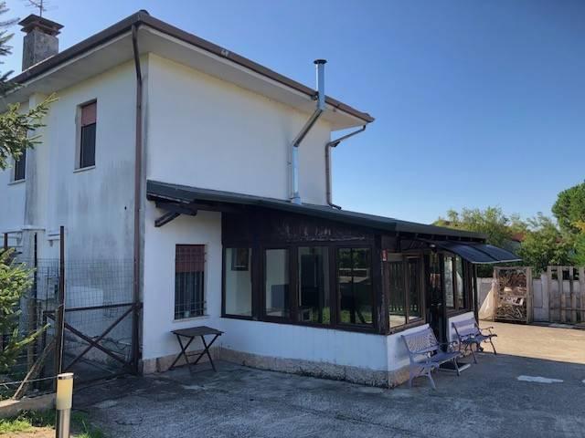 Villa Indipendente in vendita a Stienta, Veneto
