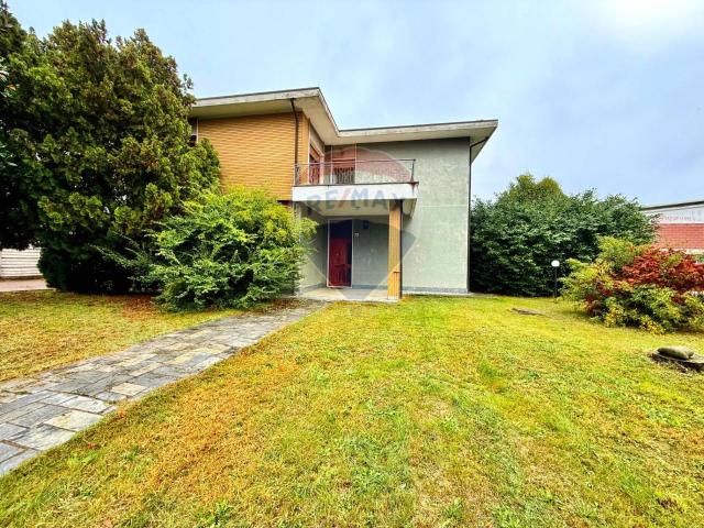 Villa Indipendente in vendita a Previano, Stradella