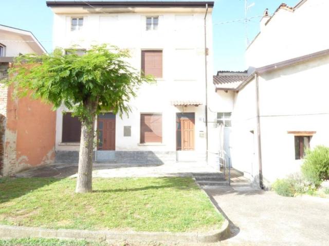Villa Indipendente in vendita a Roncalberico, Stradella