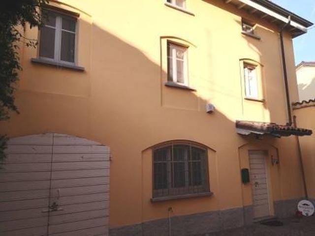 Villa Indipendente in vendita a Previano, Stradella