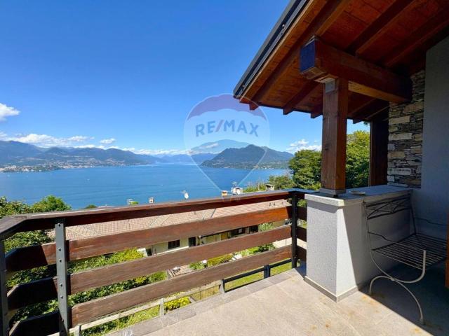 Villa Indipendente in vendita a Brisino, Piemonte