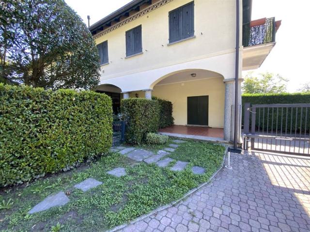 Villa Indipendente in vendita a Levo, Stresa