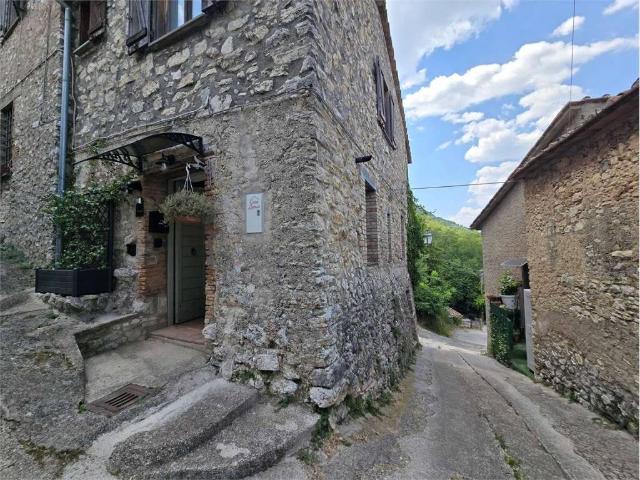 Villa Indipendente in vendita a Stroncone, Umbria