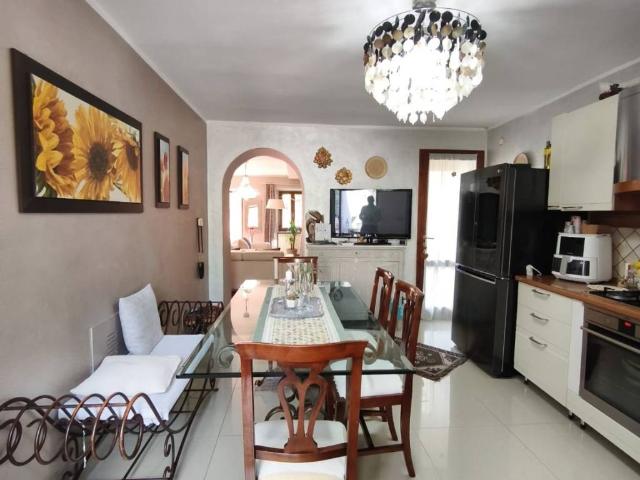 Villa Indipendente in vendita a Piemonte, Vercelli