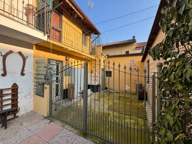 Villa Indipendente in vendita a Piemonte, Vercelli