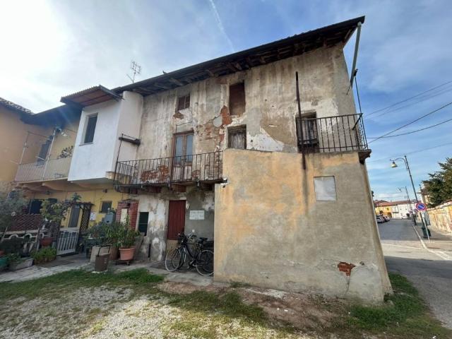 Villa Indipendente in vendita a Stroppiana, Vercelli