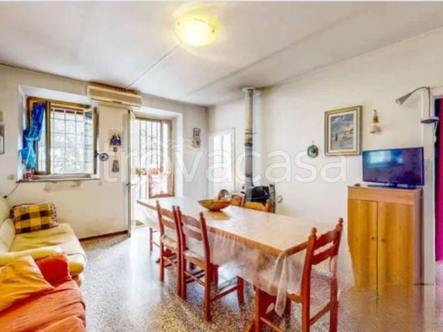 Villa Indipendente in vendita a Suardi, Pavia
