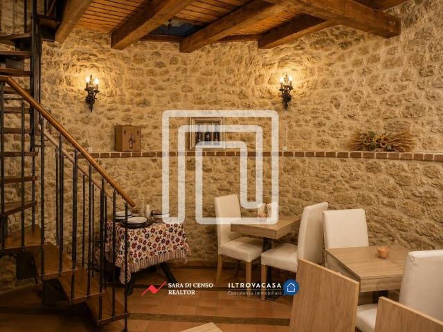 Villa Indipendente in vendita a Sulmona, Abruzzo