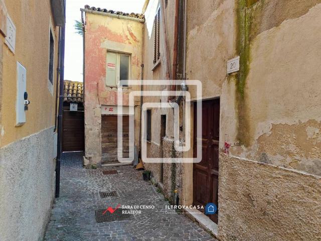 Villa Indipendente in vendita a Sulmona, L'Aquila