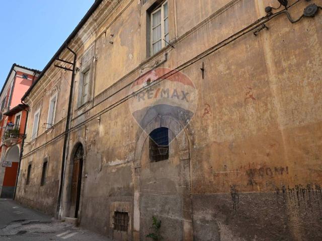 Villa Indipendente in vendita a Sulmona, Abruzzo