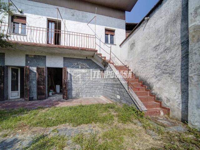 Villa Indipendente in vendita a Suno, Novara
