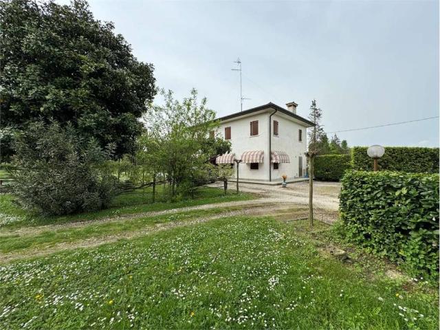 Villa Indipendente in vendita a Susegana, Veneto