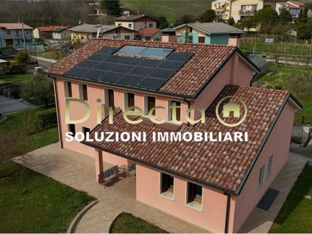 Villa Indipendente in vendita a Susegana, Veneto