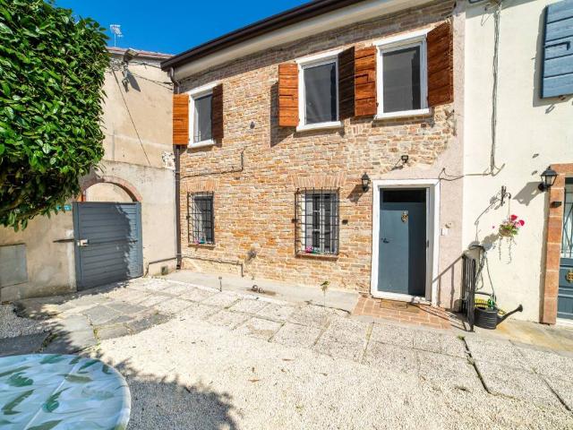 Villa Indipendente in vendita a Sustinente, Lombardia