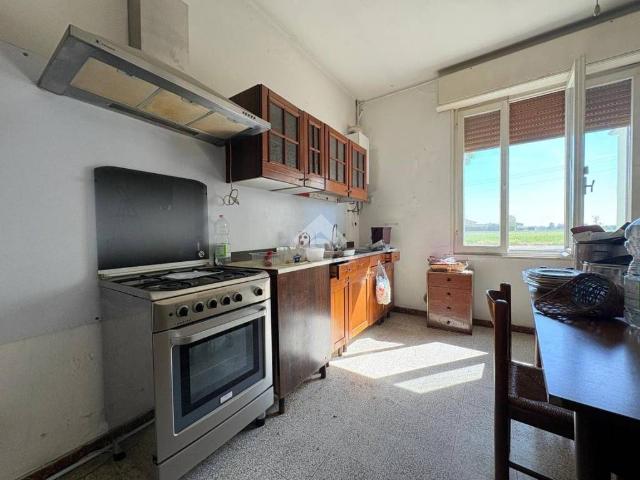 Villa Indipendente in vendita a Suzzara, Lombardia