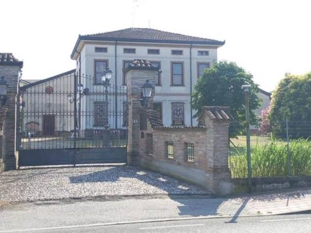Villa Indipendente in vendita a Villa Inferiore, Suzzara