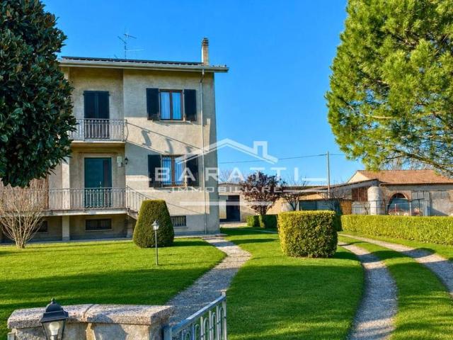 Villa Indipendente in vendita a Suzzara, Lombardia