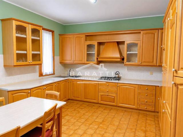 Villa Indipendente in vendita a Suzzara, Lombardia