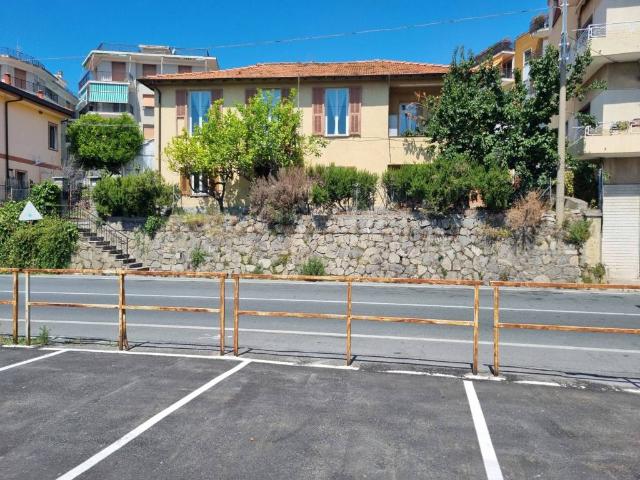 Villa Indipendente in vendita a Taggia, Arma Di Taggia