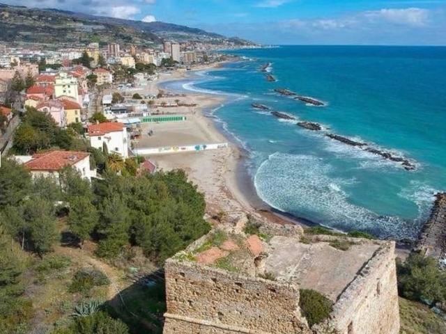 Villa Indipendente in vendita a Taggia, Arma Di Taggia