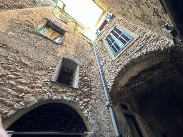 Villa Indipendente in vendita a Taggia