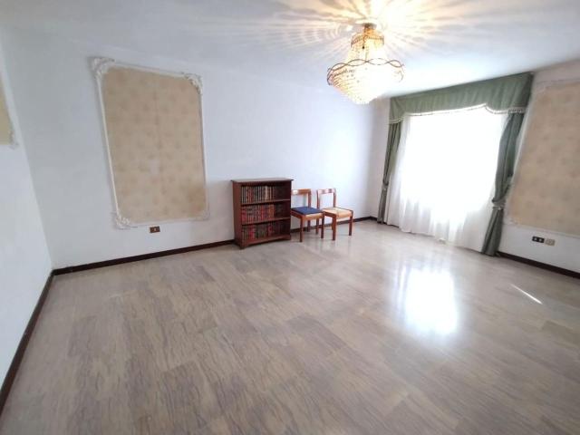 Villa Indipendente in vendita a Tagliacozzo, Abruzzo