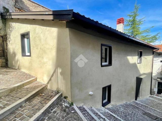 Villa Indipendente in vendita a Tagliacozzo, Abruzzo