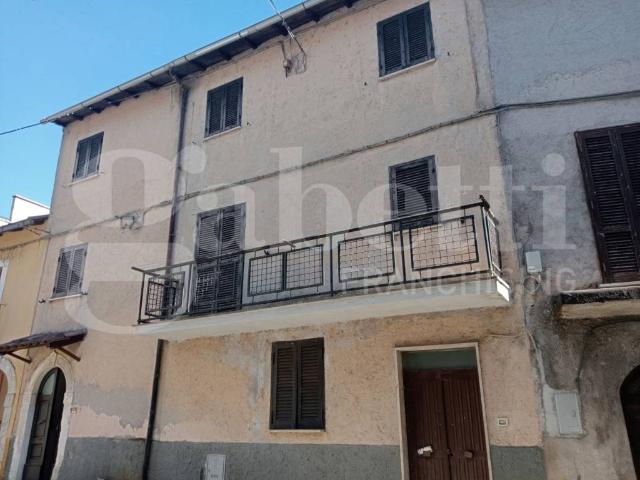 Villa Indipendente in vendita a Tagliacozzo, Abruzzo