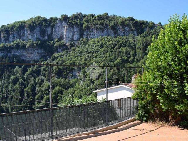 Villa Indipendente in vendita a Tagliacozzo, Abruzzo
