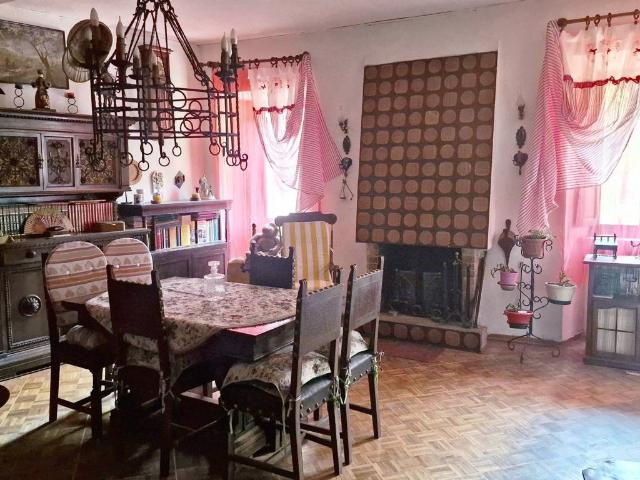 Villa Indipendente in vendita a Tagliacozzo, Abruzzo