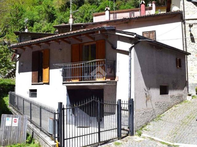Villa Indipendente in vendita a Tagliacozzo, Abruzzo