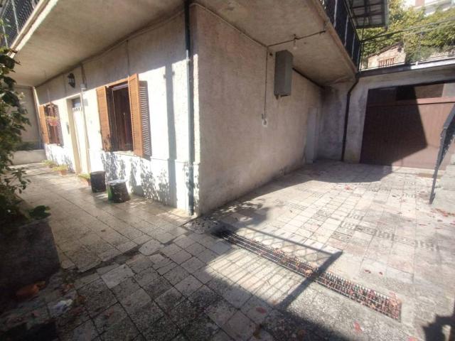 Villa Indipendente in vendita a San Donato, Tagliacozzo