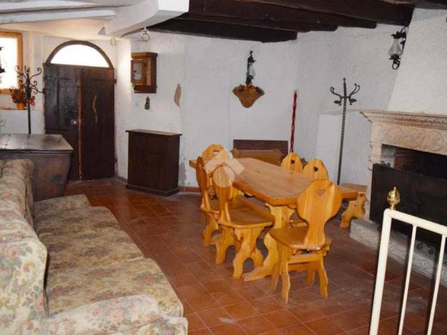 Villa Indipendente in vendita a Tagliacozzo, Abruzzo