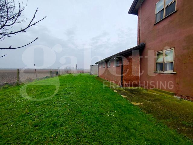 Villa Indipendente in vendita a Taglio Di Po, Veneto