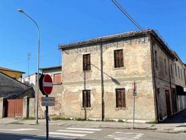 Villa Indipendente in vendita a Taglio Di Po, Veneto