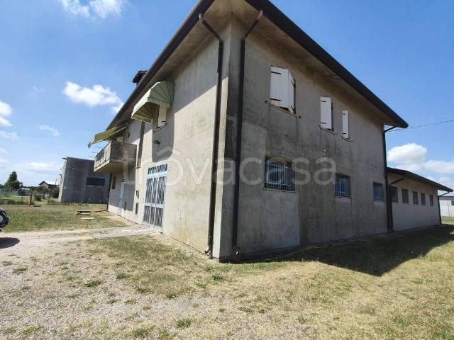 Villa Indipendente in vendita a Taglio Di Po, Veneto