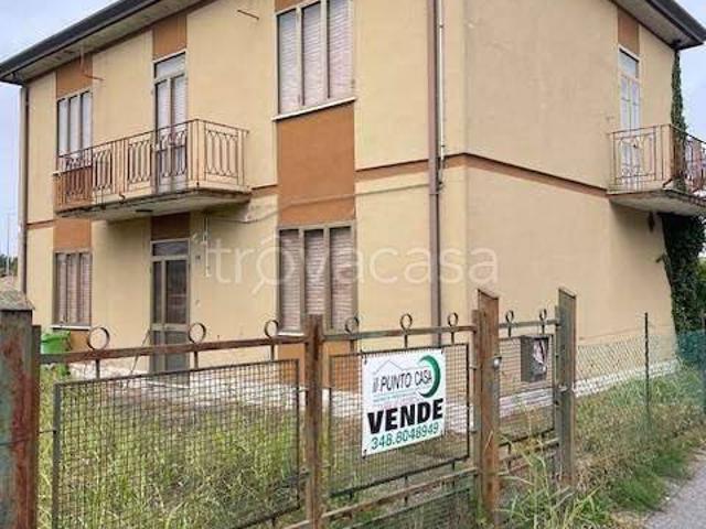 Villa Indipendente in vendita a Taglio Di Po, Veneto