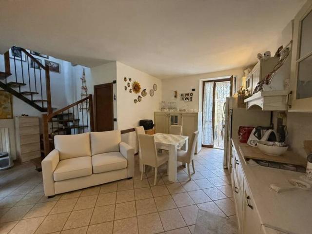Villa Indipendente in vendita a Cheglio, Taino