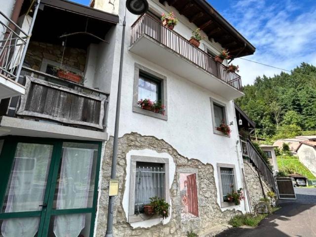 Villa Indipendente in vendita a Lusevera, Friuli-Venezia Giulia