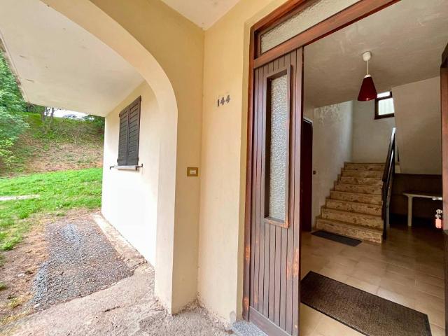 Villa Indipendente in vendita a Monteaperta / Viškorša, Taipana