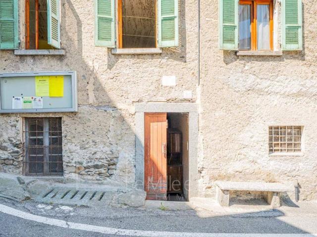 Villa Indipendente in vendita a Talamona, Lombardia