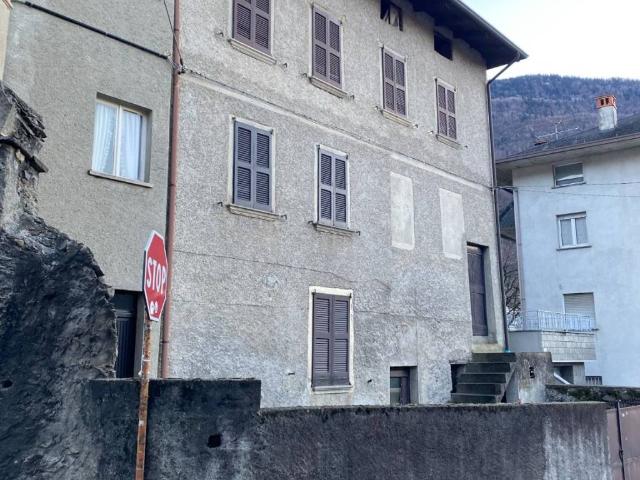 Villa Indipendente in vendita a Talamona, Lombardia