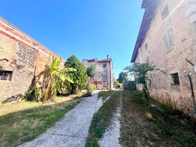 Villa Indipendente in vendita a Talmassons, Friuli-Venezia Giulia