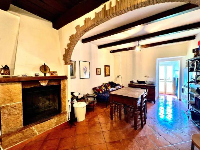 Villa Indipendente in vendita a Tarano, Lazio