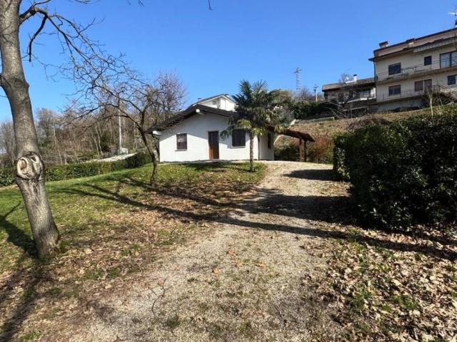 Villa Indipendente in vendita a Tarcento, Friuli-Venezia Giulia