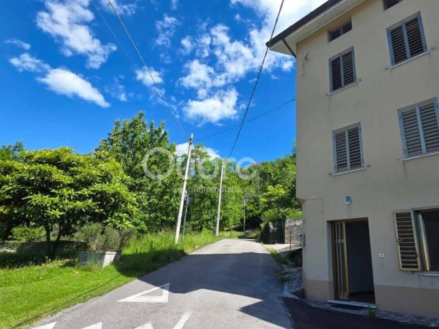 Villa Indipendente in vendita a Tarcento, Friuli-Venezia Giulia