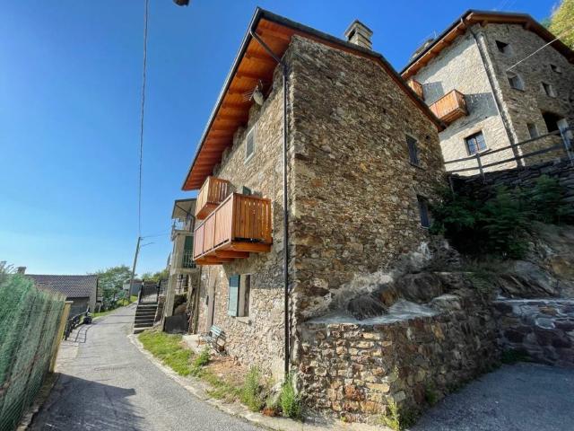 Villa Indipendente in vendita a Tartano, Lombardia