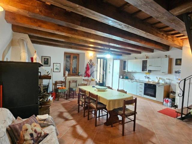 Villa Indipendente in vendita a Sassocorvaro Auditore, Marche