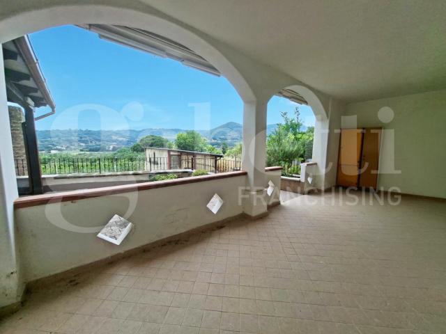 Villa Indipendente in vendita a Teano, Campania